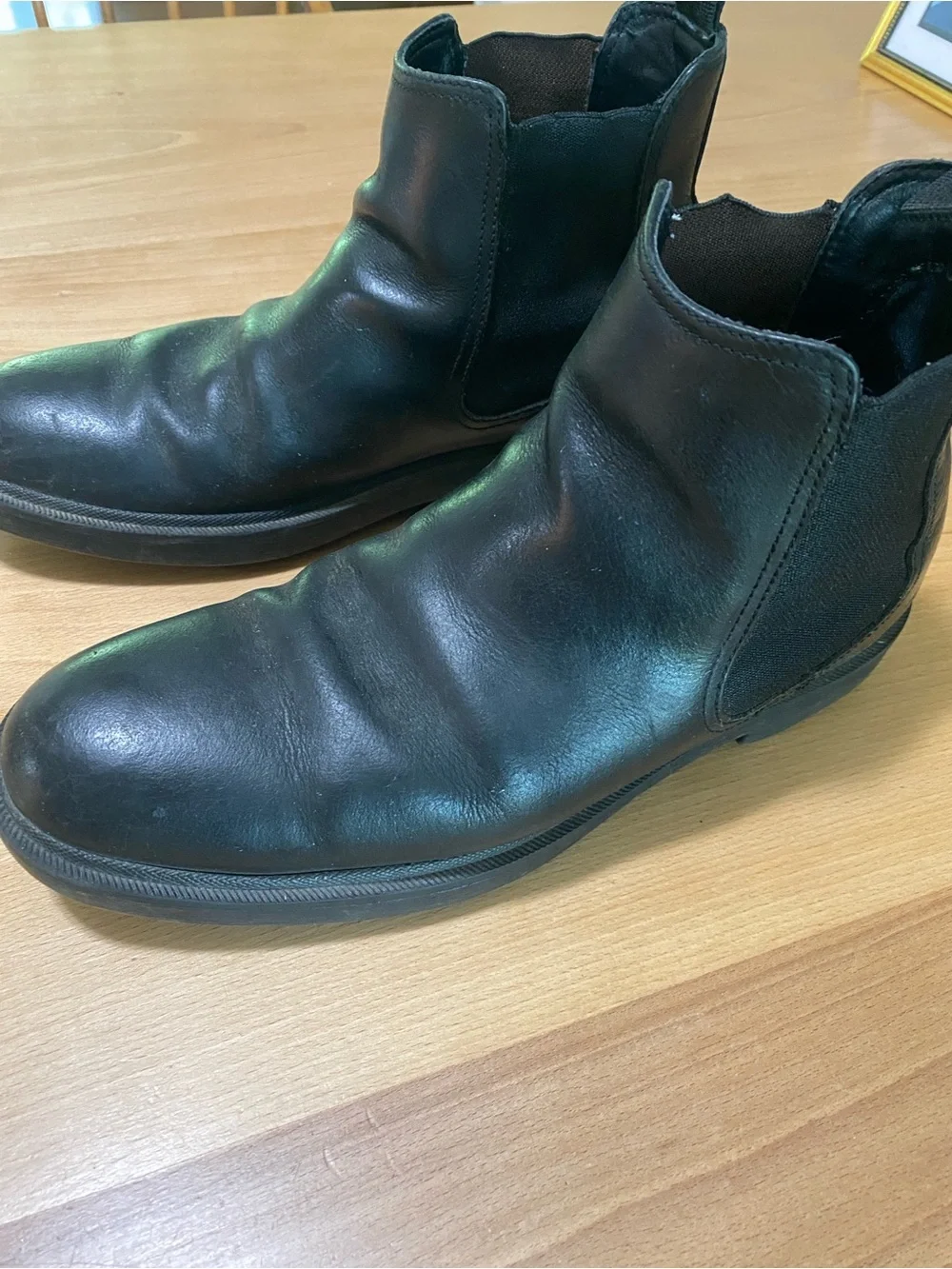 FRYE AND CO. Black Leather Chelsea Boots Style 3480649